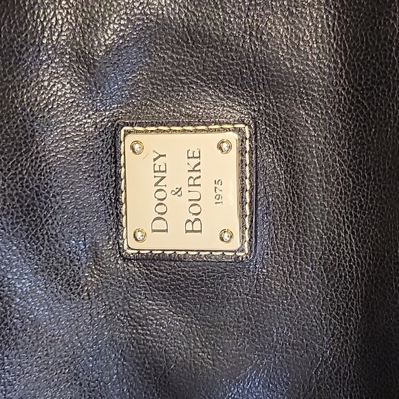 Large Dooney & Bourke black purse - Picture 6 of 6